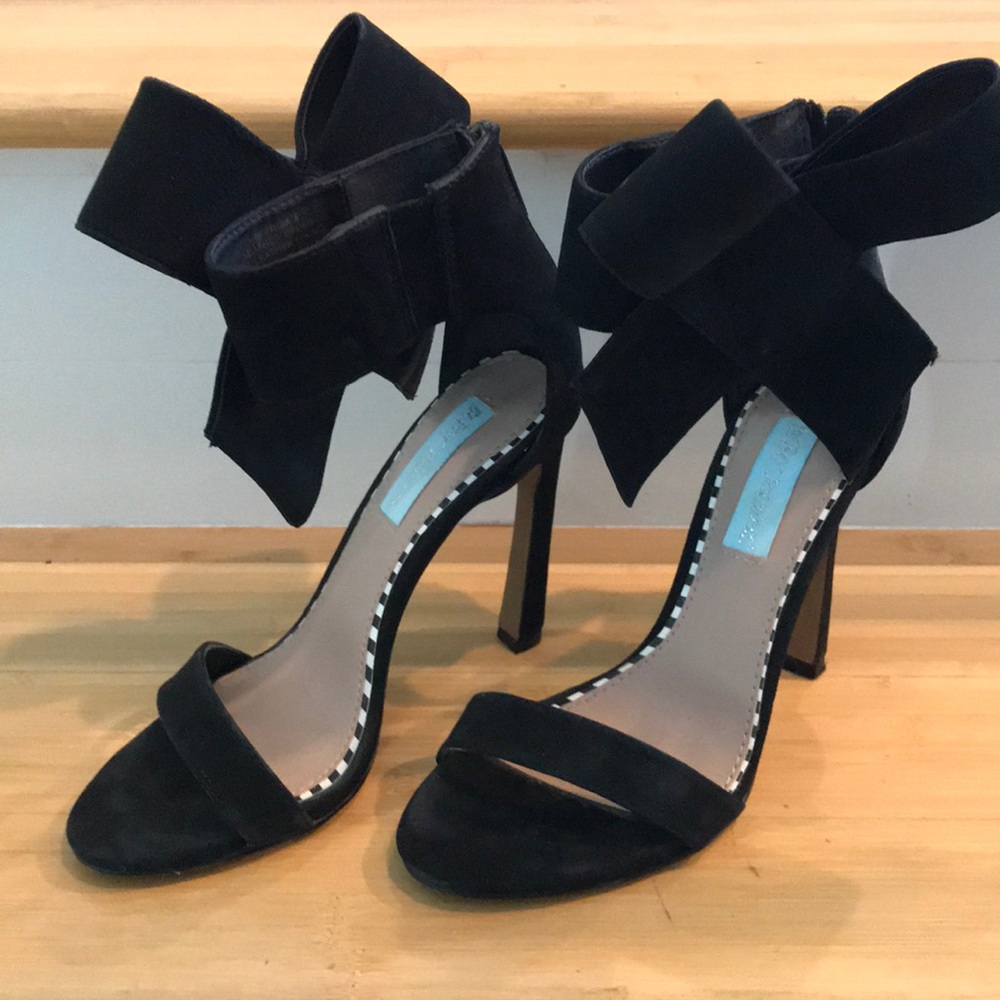 Bet set Johnson heels